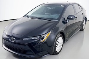 2025 Toyota Corolla - Image 3