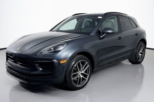 2024 Porsche Macan  - Image 3