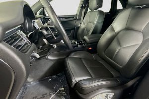 2024 Porsche Macan  - Image 10