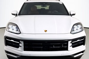 2024 Porsche Cayenne  - Image 2