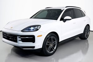 2024 Porsche Cayenne  - Image 3