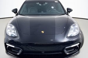 2023 Porsche Panamera 4 - Image 2