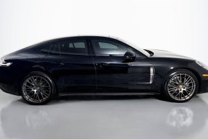 2023 Porsche Panamera 4 - Image 5