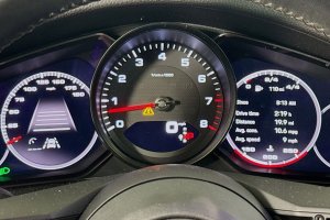 2023 Porsche Panamera 4 - Image 7