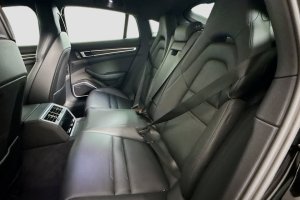 2023 Porsche Panamera 4 - Image 12